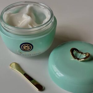 کرم مرطوب کننده فری اویل تاچا