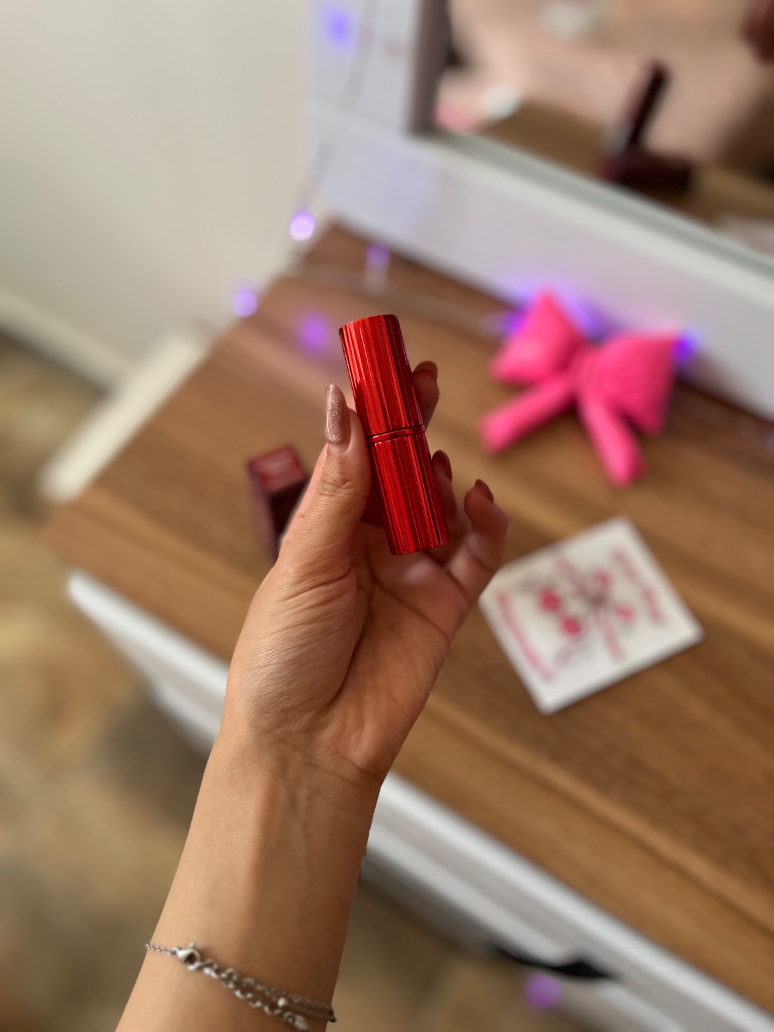 رژلب فول سایز شارلوت تیلبری | رنگ Cinematic Red (لیمیتد ادیشن)